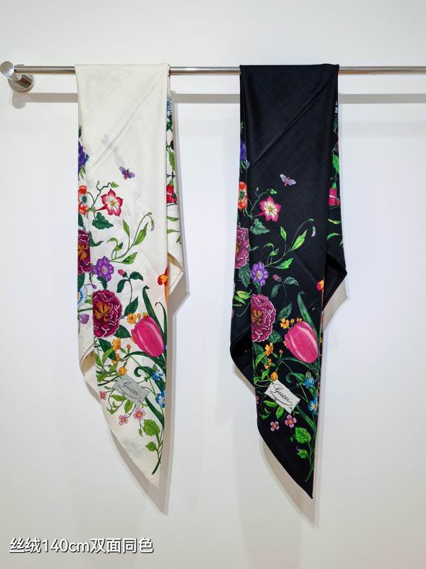 Gucci 140X140cm 70%羊绒30%真丝 E081937